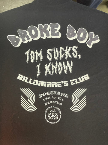 tom sucks, i know
